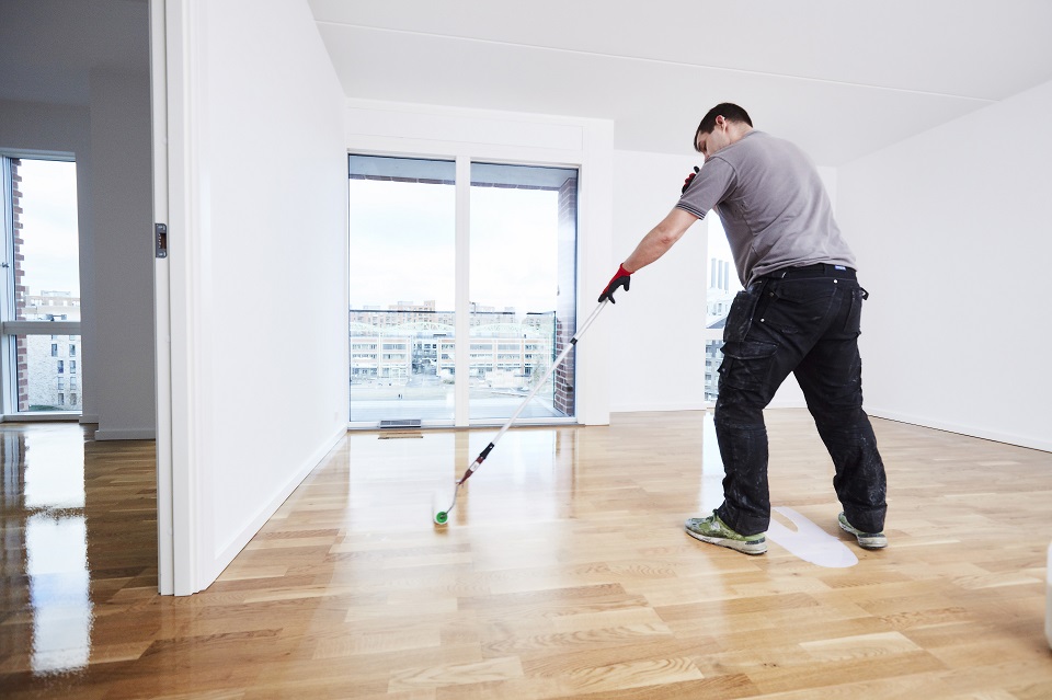Lacquering the floor - Floor lacquering - Floor treatment - Maler-Teamet